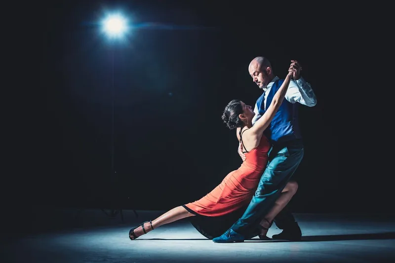 Ballet dancer captured mid-movement, representing Full Motion Physio performing arts physiotherapy